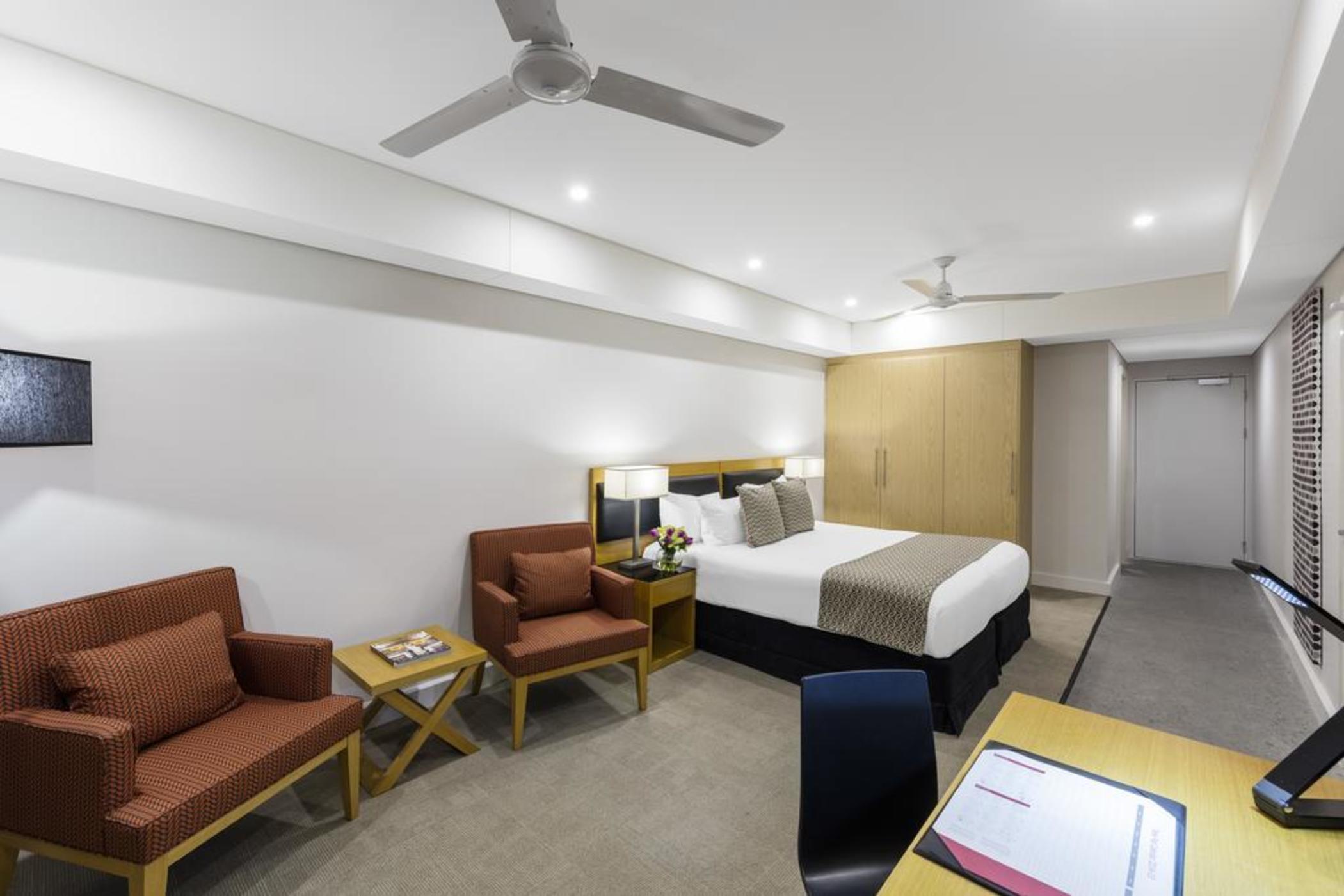 Oaks Darwin Elan Hotel Exterior photo