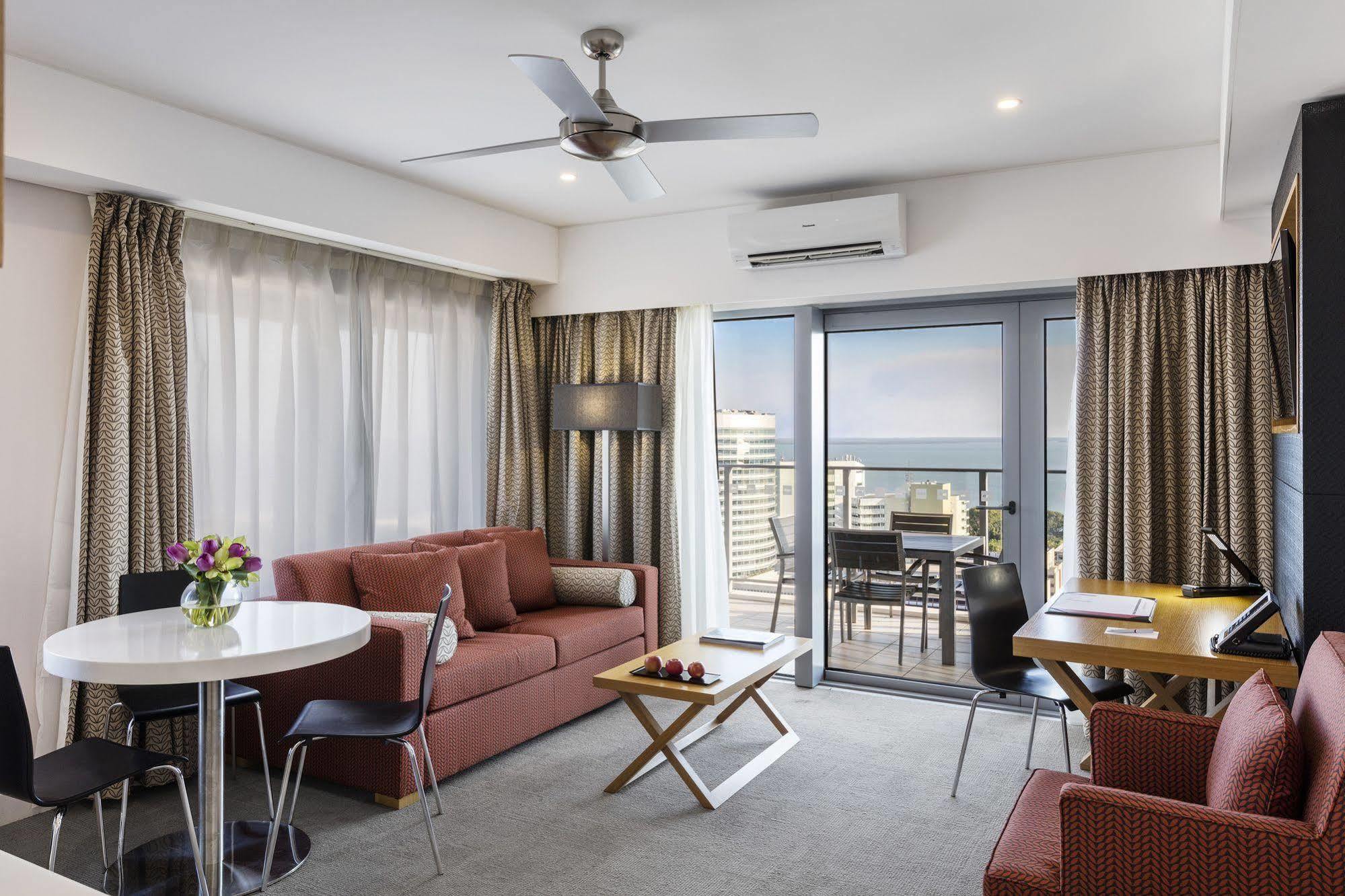 Oaks Darwin Elan Hotel Exterior photo